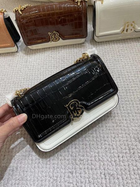 fashion classic shoulder bag, messenger bag, tofu bag 5a quality, handbag, new hardware, multi-color optional
fashion classic shoulder bag, messenger bag, tofu bag 5a quality, handbag, new hardware, multi-color optional