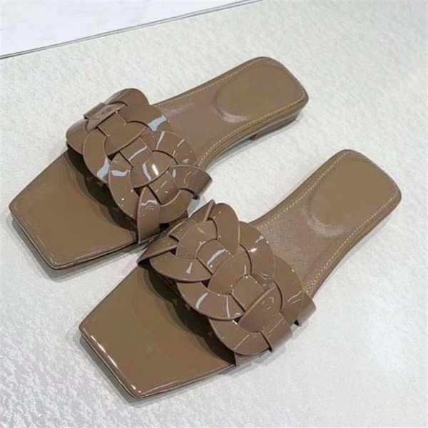 2021 summer shoes fashion flat heel sandals cool slippers casual shoes streetwear ladies flat slippers indoor and outdoor 34-42211m, Black
2021 summer shoes fashion flat heel sandals cool slippers casual shoes streetwear ladies flat slippers indoor and outdoor 34-42211m, Black