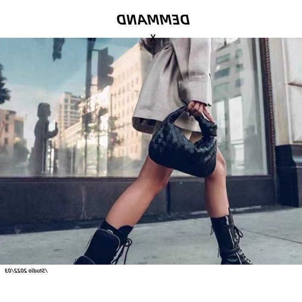 jodie bag female venetas 2023 bottegas bags mini designer woven knotted leather hand-held armpit candy cloud xemo halc
jodie bag female venetas 2023 bottegas bags mini designer woven knotted leather hand-held armpit candy cloud xemo halc