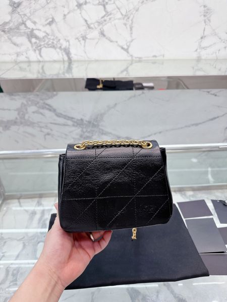 5a designer shoulder bag chain imported cowhide tofu bag metal logo luxury real leather messenger bag
5a designer shoulder bag chain imported cowhide tofu bag metal logo luxury real leather messenger bag