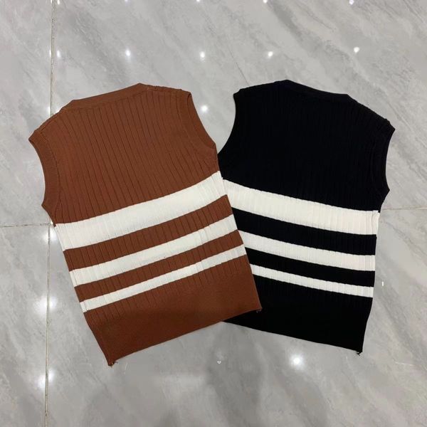 2023 summer white women's off-the-shoulder embroidered knitted t-shirt off-the-shoulder black vest casual sleeveless backless top
2023 summer white women's off-the-shoulder embroidered knitted t-shirt off-the-shoulder black vest casual sleeveless backless top