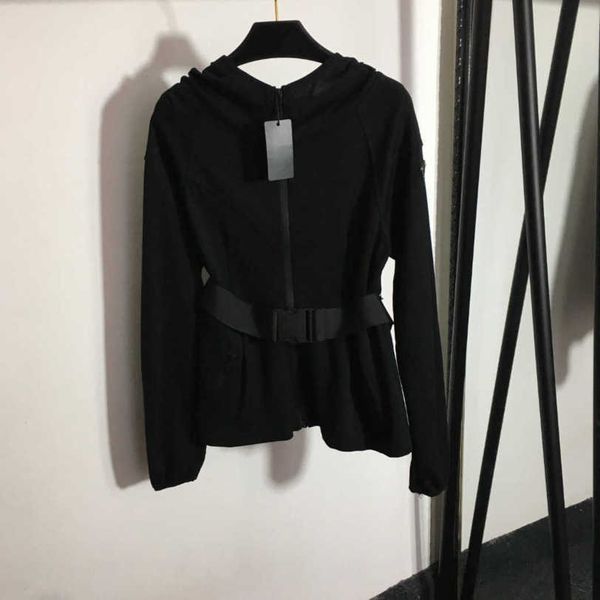 23ss brand designer trench coat women safety buckle belt fashion long sleeve hoodie zipper short windbreaker coats womens clothes a1, Black;brown
23ss brand designer trench coat women safety buckle belt fashion long sleeve hoodie zipper short windbreaker coats womens clothes a1, Black;brown
