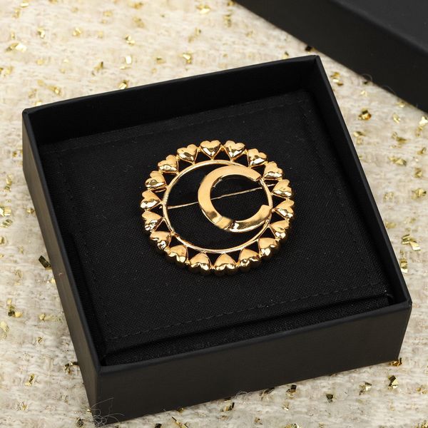 2023 luxury quality charm round shape charm brooch in 18k gold plated have box stamp ps3875, Golden
2023 luxury quality charm round shape charm brooch in 18k gold plated have box stamp ps3875, Golden