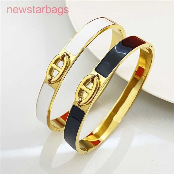 designer herms bracelet online shop h family's new enamel pig nose bracelet aijia product anchor chain 8 shape buckle couple, Golden;silver
designer herms bracelet online shop h family's new enamel pig nose bracelet aijia product anchor chain 8 shape buckle couple, Golden;silver