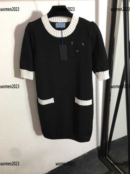 luxury women skirt ladies comfortable dress size s-l single breasted lapel pleated skirt spring fashion new product, Black;gray
luxury women skirt ladies comfortable dress size s-l single breasted lapel pleated skirt spring fashion new product, Black;gray