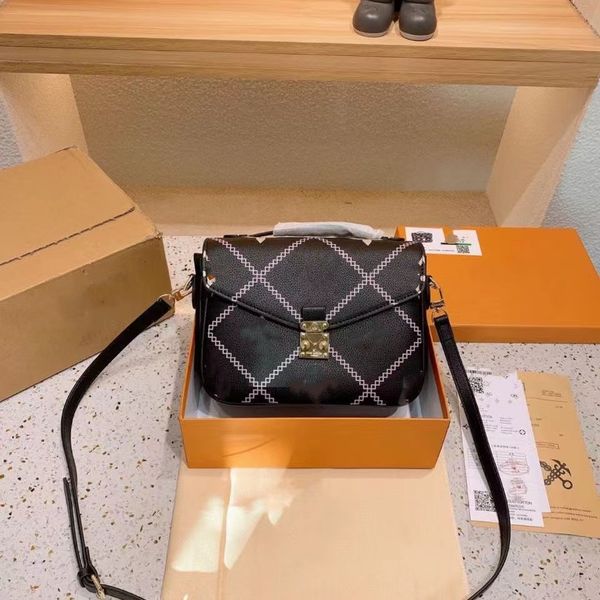 fashion ladies hand bags genuine leather shoulder handbag cross body
fashion ladies hand bags genuine leather shoulder handbag cross body