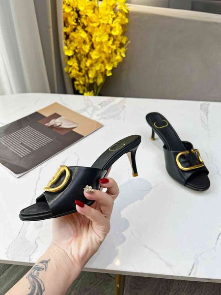 spring and summer 2023 brand's latest luxury designer leather women's sandals sling shoes women's fashion sandals l021, Black
spring and summer 2023 brand's latest luxury designer leather women's sandals sling shoes women's fashion sandals l021, Black
