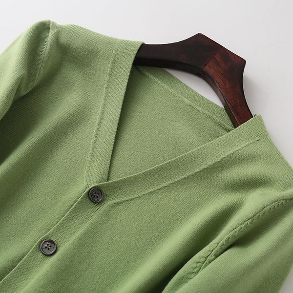 men's sweaters spring autumn wool knit cardigan vneck jacket thin loose sweater solid large size shirts casual men trendy 230303, White;black
men's sweaters spring autumn wool knit cardigan vneck jacket thin loose sweater solid large size shirts casual men trendy 230303, White;black