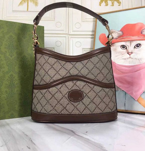 tote bag women designer bags italian luxury since 1921 italy brand handbag size 24.5x 20x 8cm model 696011
tote bag women designer bags italian luxury since 1921 italy brand handbag size 24.5x 20x 8cm model 696011