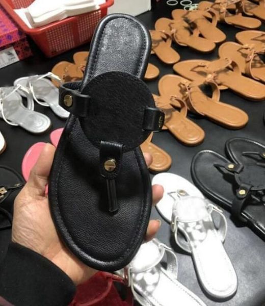 2023 designer brand women slippers summer ladies hollowed out sandals pattern flats flip flops loafer fashion tories slides rubber outdoor b, Black
2023 designer brand women slippers summer ladies hollowed out sandals pattern flats flip flops loafer fashion tories slides rubber outdoor b, Black