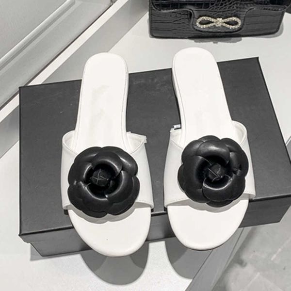 luxury camellia low heel slippers classic womens designer two-tone splicing decorative premium hardware accessories c summer ladies flats, Black
luxury camellia low heel slippers classic womens designer two-tone splicing decorative premium hardware accessories c summer ladies flats, Black