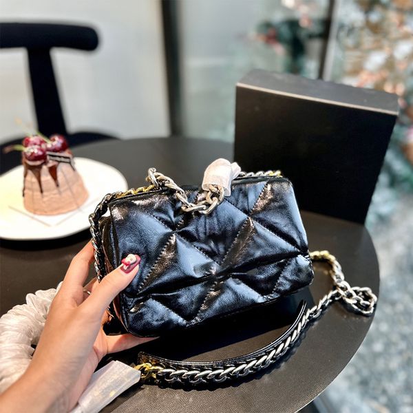 genuine leather luxury designer bag shoulder crossbody bags black gold logo classic 19 women black tote small purse handbags womens totes lu
genuine leather luxury designer bag shoulder crossbody bags black gold logo classic 19 women black tote small purse handbags womens totes lu