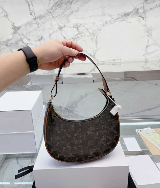 luxurys designers a v a shoulder bag totes genuine leather women's tote woman fashion camouflage handbag crossbody bags subaxillary
luxurys designers a v a shoulder bag totes genuine leather women's tote woman fashion camouflage handbag crossbody bags subaxillary