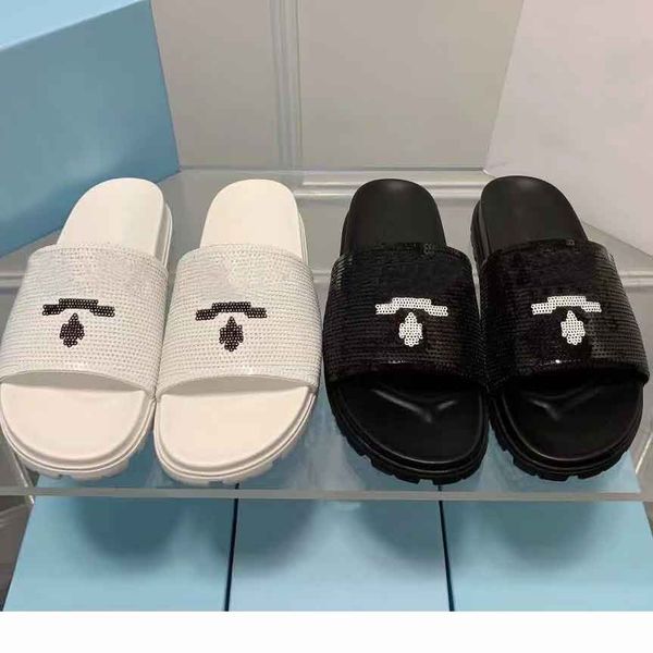 casual shoes new summer slippers leather thick soled flat heels casual beach shoes letter brand triangle label non-slip sponge bottom women, Black
casual shoes new summer slippers leather thick soled flat heels casual beach shoes letter brand triangle label non-slip sponge bottom women, Black