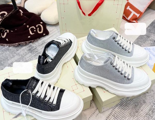 fashion classics luxury casual men shoes tread slick lace up sneaker triple black royal red low platform designer sneakers canvas rubber out
fashion classics luxury casual men shoes tread slick lace up sneaker triple black royal red low platform designer sneakers canvas rubber out
