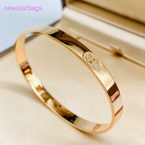 designer herms bracelet for sale floret luxury rose gold full diamond pig nose 99 new st 13144, Golden;silver
designer herms bracelet for sale floret luxury rose gold full diamond pig nose 99 new st 13144, Golden;silver