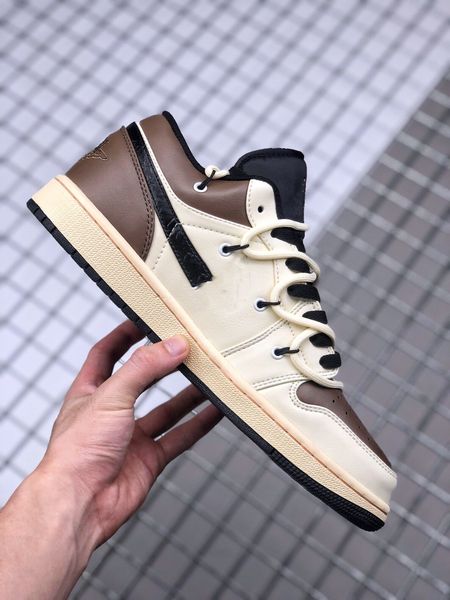 2023 classic lace-up basketball shoes girls boys jumpman 1 1s low white mocha black leisure outdoor shoe brand name designer sneakers
2023 classic lace-up basketball shoes girls boys jumpman 1 1s low white mocha black leisure outdoor shoe brand name designer sneakers