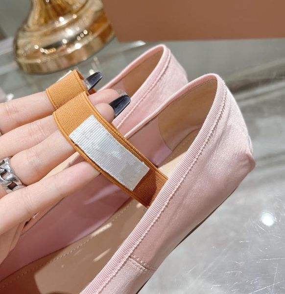 new miu ballet shoes women's flat oversize bow ballet shoes bow tie silk satin one-line strap mary jane shoes ladies casual holiday sho, Black
new miu ballet shoes women's flat oversize bow ballet shoes bow tie silk satin one-line strap mary jane shoes ladies casual holiday sho, Black