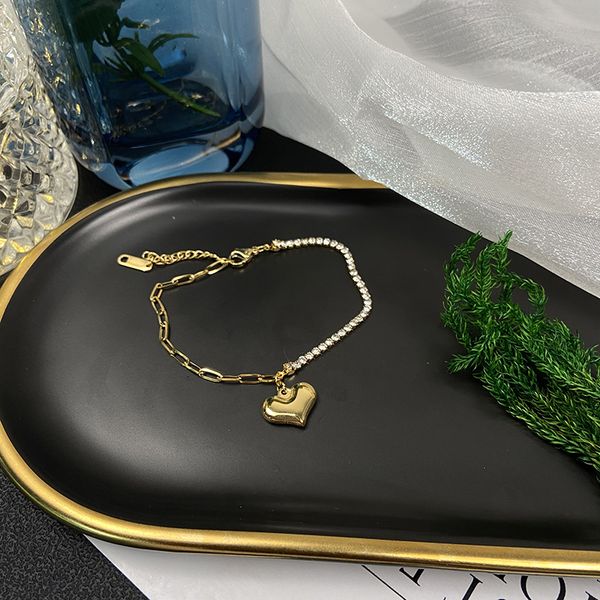 Titanium steel love bracelet women's color plated diamond chain splicing bracelet fresh summer bracelet wholesale
Titanium steel love bracelet women's color plated diamond chain splicing bracelet fresh summer bracelet wholesale