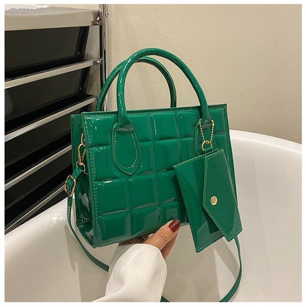 evening bags casual patent pu leather shoulder bag for women fashion solid color crossbody handbags purse female simple designer bag 230302
evening bags casual patent pu leather shoulder bag for women fashion solid color crossbody handbags purse female simple designer bag 230302