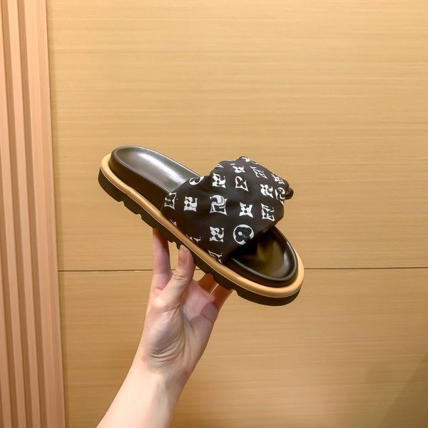 designers pool pillow mules women sandals sunset flat comfort mules padded front strap slippers fashionable easy-to-wear style slides 001, Black
designers pool pillow mules women sandals sunset flat comfort mules padded front strap slippers fashionable easy-to-wear style slides 001, Black