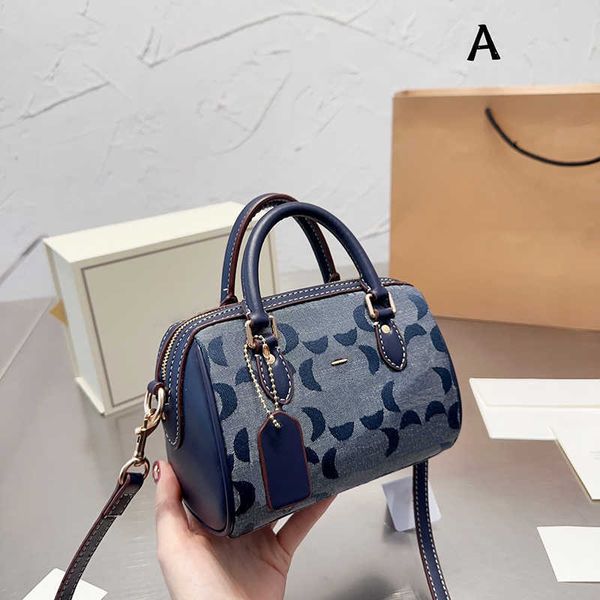 shoulder bags designer bags purse leather handbag women fashion letters print messenger bag shopping beach totes purses 230303
shoulder bags designer bags purse leather handbag women fashion letters print messenger bag shopping beach totes purses 230303