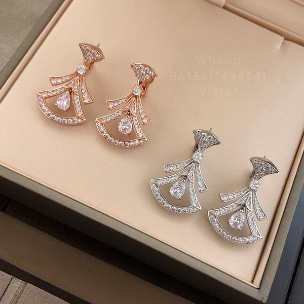 buigari diva fan shaped series designer dangle earrings for woman diamond gold plated 18k official reproductions classic style fashion exqui, White
buigari diva fan shaped series designer dangle earrings for woman diamond gold plated 18k official reproductions classic style fashion exqui, White