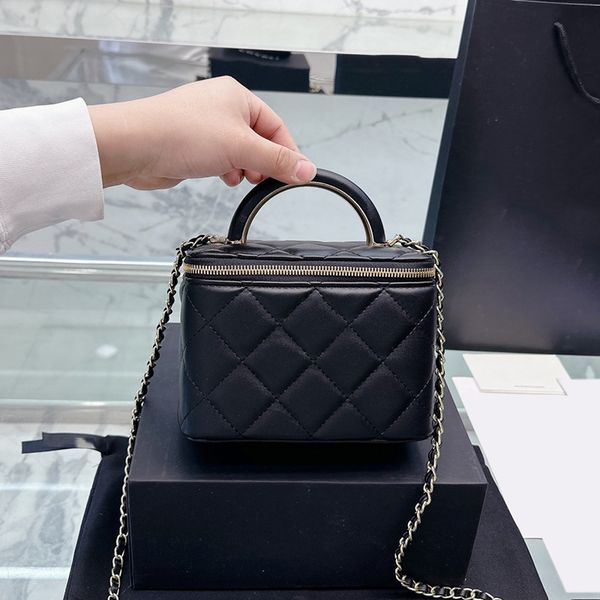 22a womens designer cosmetic case box bags with mirror handle totes vanity gold metal hardware matelasse chain crossbody shoulder large capa
22a womens designer cosmetic case box bags with mirror handle totes vanity gold metal hardware matelasse chain crossbody shoulder large capa