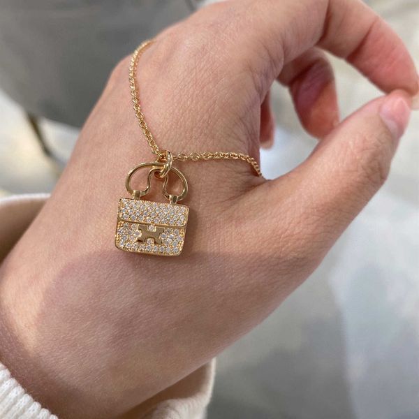 v generation 2 h family kangkang necklace 18k rose gold bag with diamonds fashionable collarbone chain, Silver
v generation 2 h family kangkang necklace 18k rose gold bag with diamonds fashionable collarbone chain, Silver