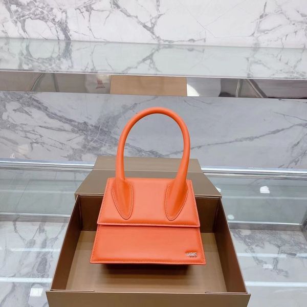 r bag women's shoulder handbag fashion luxury alphabet portable clamshell retro small square wallet senior thin strap crossbody bag
r bag women's shoulder handbag fashion luxury alphabet portable clamshell retro small square wallet senior thin strap crossbody bag
