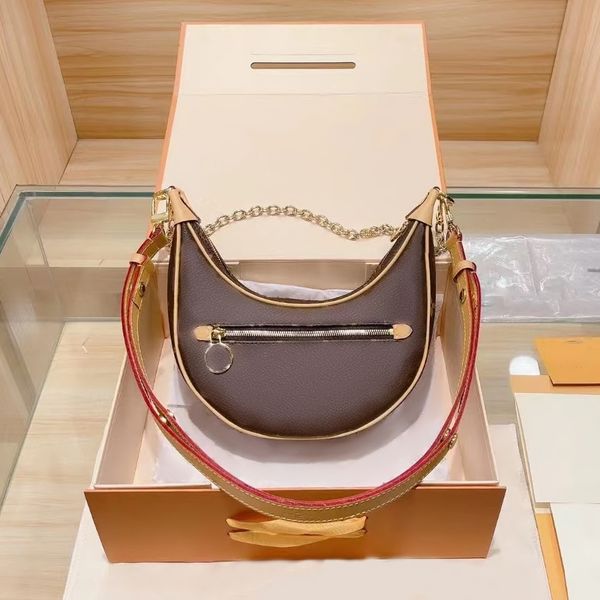 luxurys designer loop crossbody bag half moon leather m81098 latest handbags womens men two shoulder travel bags straps tote metal fittings
luxurys designer loop crossbody bag half moon leather m81098 latest handbags womens men two shoulder travel bags straps tote metal fittings