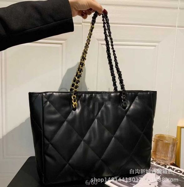 designer channel cc women chanei bag large capacity bag new autumn and winter rhombus chain bag fashion shoulder bag commuting tote bag blac
designer channel cc women chanei bag large capacity bag new autumn and winter rhombus chain bag fashion shoulder bag commuting tote bag blac