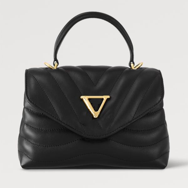 the tote bag since 1854 french luxury fashion brand hold me handbag size 23x15x10cm m21720
the tote bag since 1854 french luxury fashion brand hold me handbag size 23x15x10cm m21720