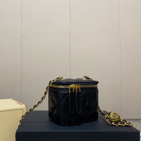 22k womens lamsbkin cosmetic case box bags 10cm/16cm purse with mirror gold crush pearl ball metal hardware matelasse chain crossbody should
22k womens lamsbkin cosmetic case box bags 10cm/16cm purse with mirror gold crush pearl ball metal hardware matelasse chain crossbody should