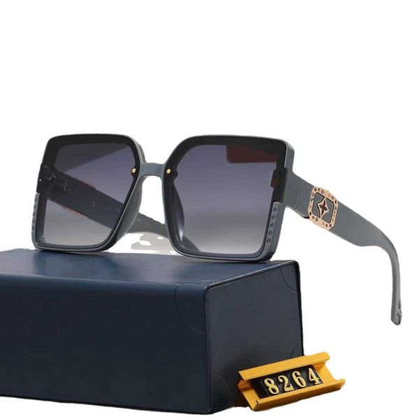 overseas new l family online popular men's and women's sunglasses travel box glasses 8264, White;black
overseas new l family online popular men's and women's sunglasses travel box glasses 8264, White;black
