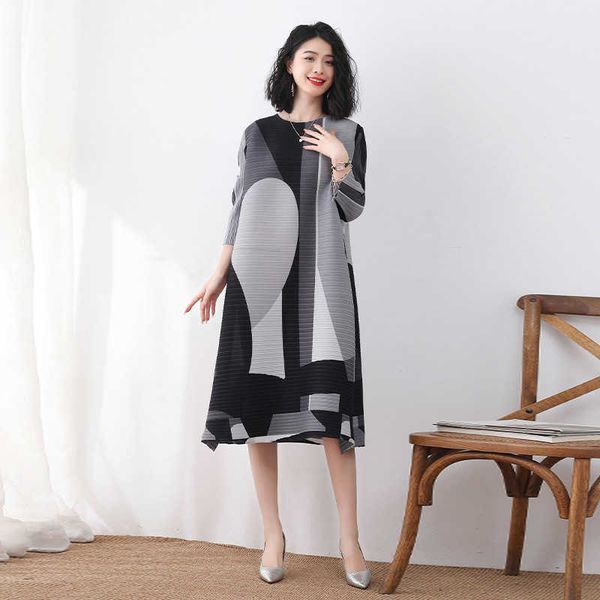 women's clothing runway dresses french high- loose dresses for spring gentle three-house large pleated women's long style, Black;gray
women's clothing runway dresses french high- loose dresses for spring gentle three-house large pleated women's long style, Black;gray