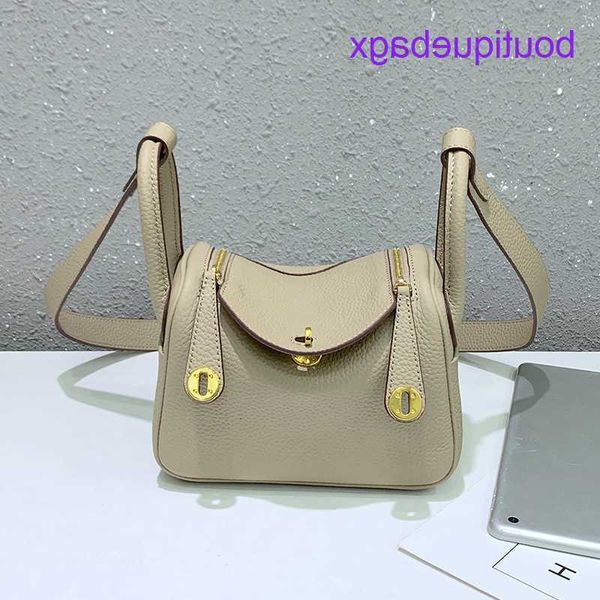 designer lindi bags h 2023 new mini bag cowhide doctor bag real leather tide one shoulder messenger portable pillow medicine sdf 2nll
designer lindi bags h 2023 new mini bag cowhide doctor bag real leather tide one shoulder messenger portable pillow medicine sdf 2nll