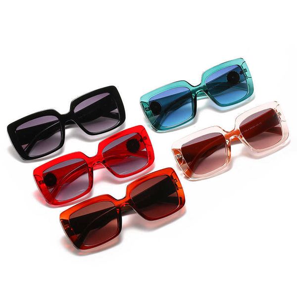 new style large box men's and women's personalized head decorative versatile sunglasses 4384, White;black
new style large box men's and women's personalized head decorative versatile sunglasses 4384, White;black