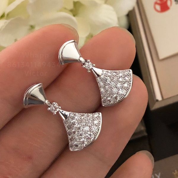 buigari fan shaped skirt series designer dangle earrings for woman diamond sterling silver gold plated 18k highest counter quality classic s, White
buigari fan shaped skirt series designer dangle earrings for woman diamond sterling silver gold plated 18k highest counter quality classic s, White