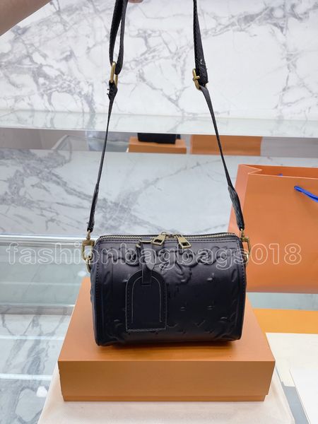 city keepall shoulder bag with wide sports strap designer pillow crossbody bags box luxury embossed monograms pattern mini shell bags pouch
city keepall shoulder bag with wide sports strap designer pillow crossbody bags box luxury embossed monograms pattern mini shell bags pouch