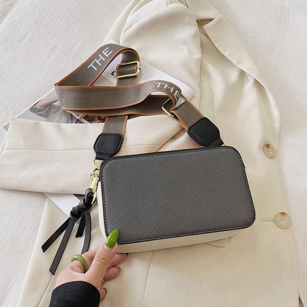 designer women's bag purse summer handbags fashion texture casual wide strap one shoulder versatile messenger bags
designer women's bag purse summer handbags fashion texture casual wide strap one shoulder versatile messenger bags