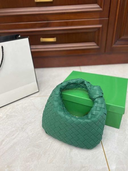 2023 handle ladies luxury designer bag hand underarm mini jodie cloud hobo fashion one-shoulder messenger fama mxt0
2023 handle ladies luxury designer bag hand underarm mini jodie cloud hobo fashion one-shoulder messenger fama mxt0