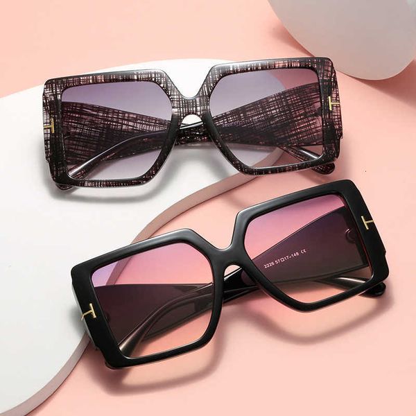 protective eyewear sunglasses new trend box t-shaped glasses personality show street pgraphy versatile for men and women, White;black
protective eyewear sunglasses new trend box t-shaped glasses personality show street pgraphy versatile for men and women, White;black