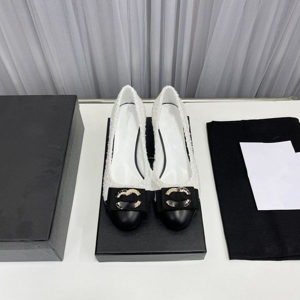 dress shoes 2023 fashion channel women leather high heel letter logo party wedding tourism holiday casual flat shoes 03-011, Black
dress shoes 2023 fashion channel women leather high heel letter logo party wedding tourism holiday casual flat shoes 03-011, Black