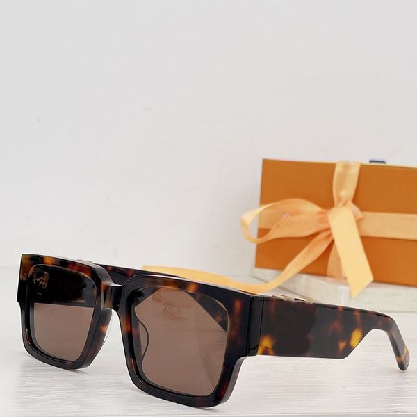 2023 designer men and women sunglasses for men sunglasses summer fashion 1739 new classic unique design sunglasses quality luxury protective, White;black
2023 designer men and women sunglasses for men sunglasses summer fashion 1739 new classic unique design sunglasses quality luxury protective, White;black