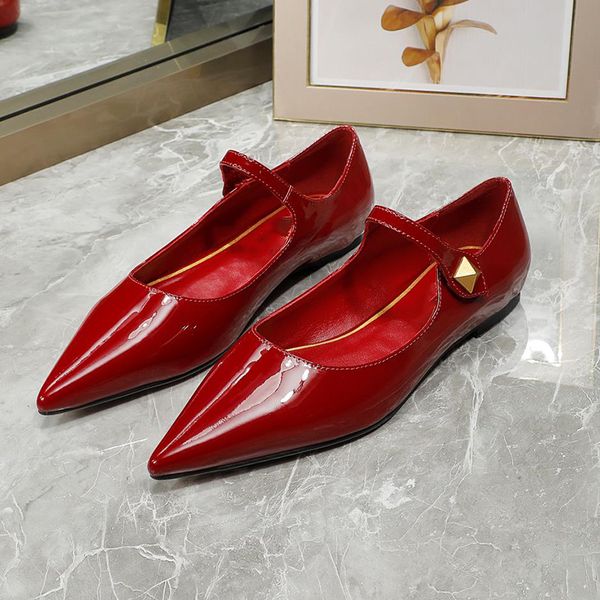 womens dress shoes pure leather flat pointed sandals patent leather solid color slippers ballet shoes classic black famous brand designer sa
womens dress shoes pure leather flat pointed sandals patent leather solid color slippers ballet shoes classic black famous brand designer sa