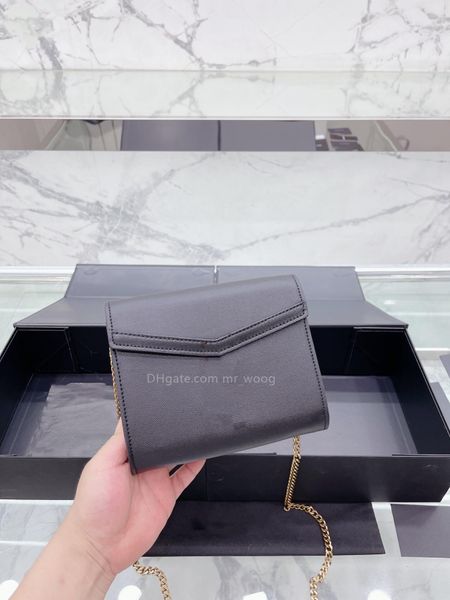 luxury designer bag women detachable chain one-shoulder messenger carrying black fashion matching mini envelope bag
luxury designer bag women detachable chain one-shoulder messenger carrying black fashion matching mini envelope bag