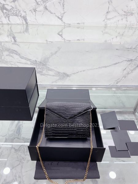 2023 fashion women's bag luxury designer bag one-shoulder portable messenger chain large-capacity envelope bag
2023 fashion women's bag luxury designer bag one-shoulder portable messenger chain large-capacity envelope bag
