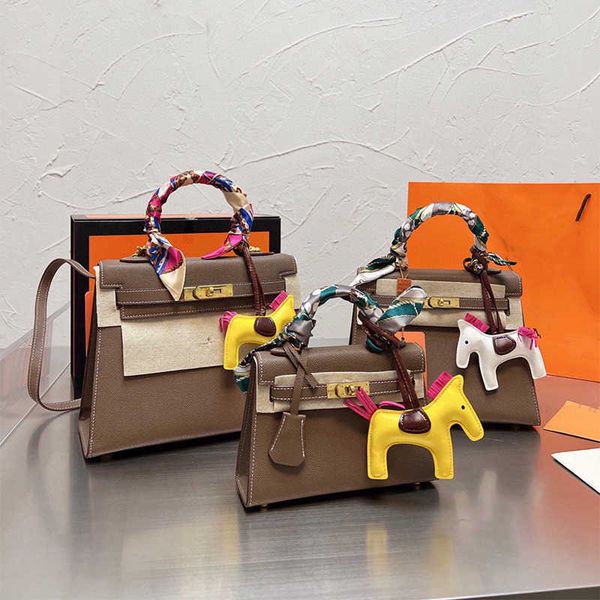 genuine leather handbag designer bag women bags shoulder dinner bags fashion high end sacoche handbags cowhide lady crossbody tote large
genuine leather handbag designer bag women bags shoulder dinner bags fashion high end sacoche handbags cowhide lady crossbody tote large
