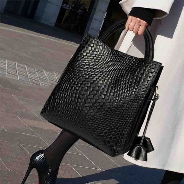 totes motingsome minimalism fashion women bucket bag luxury genuine leather handbags and purses soft calfskin casual tote 230304
totes motingsome minimalism fashion women bucket bag luxury genuine leather handbags and purses soft calfskin casual tote 230304